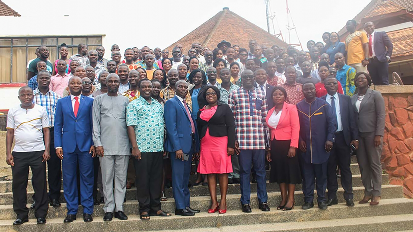 Participants in a group photograph with the Pro-Vice-Chancellor and Resource Persons