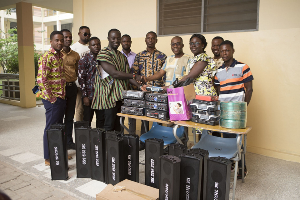 News Cover: SRC President, Mr. Emmanuel Oduro Fosu presenting the items