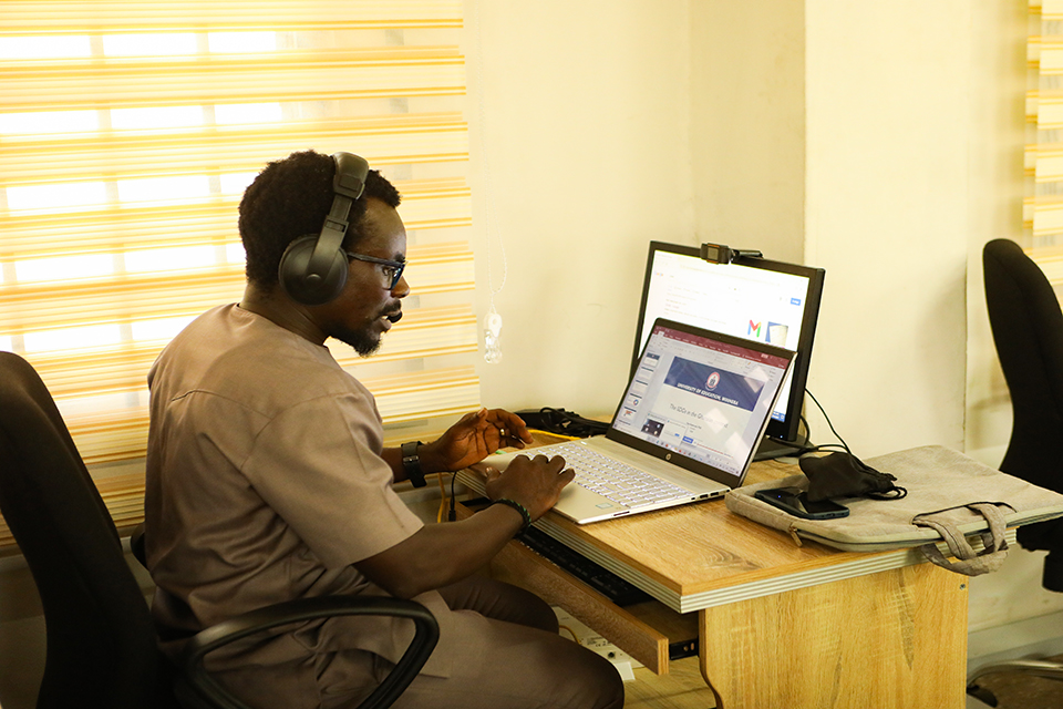 Dr. Yaw Asamoah during his delivery on “context for UEW and UoD”.