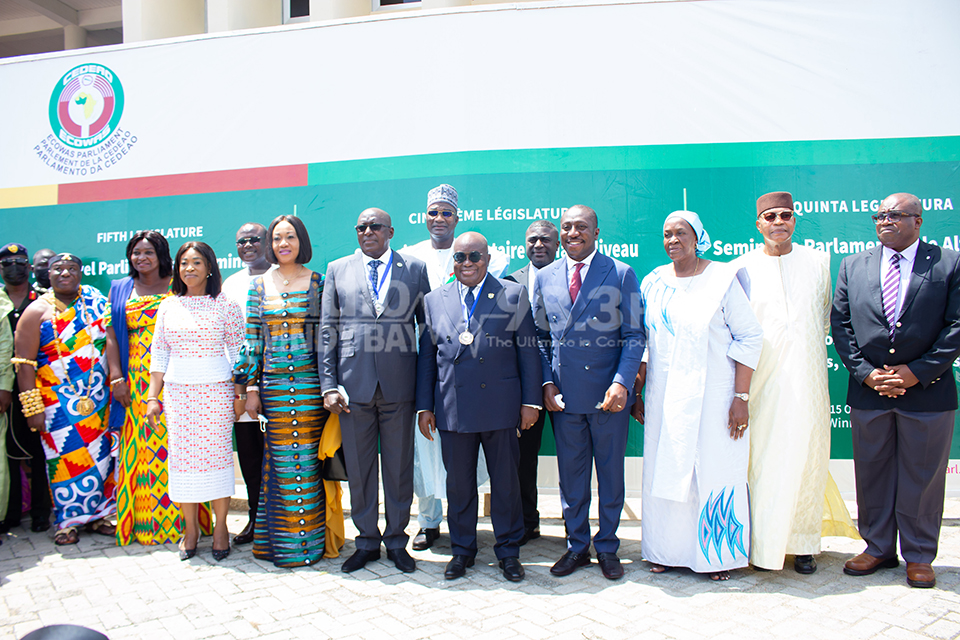 Dignitaries in a pose with the President after a successful opening ceremony