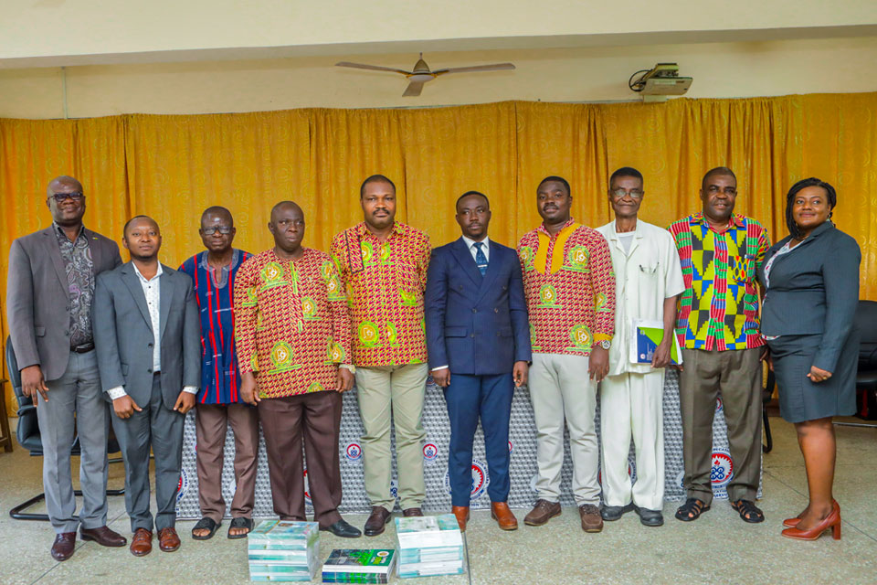 Faculty members and the newly elected executives after the ceremony