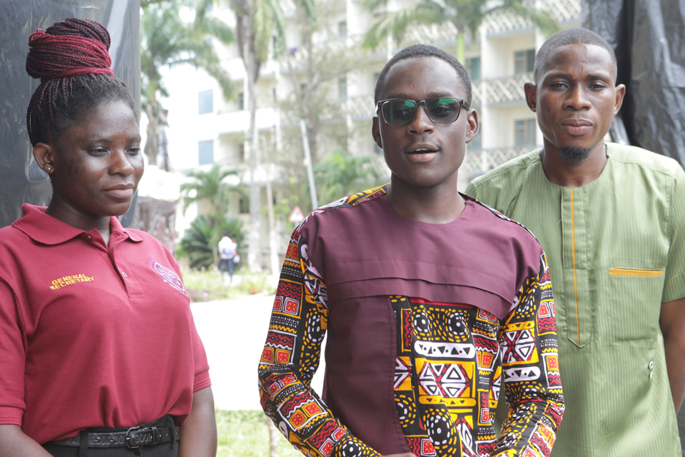 Mr. Samuel Tettey Ahulu (middle)