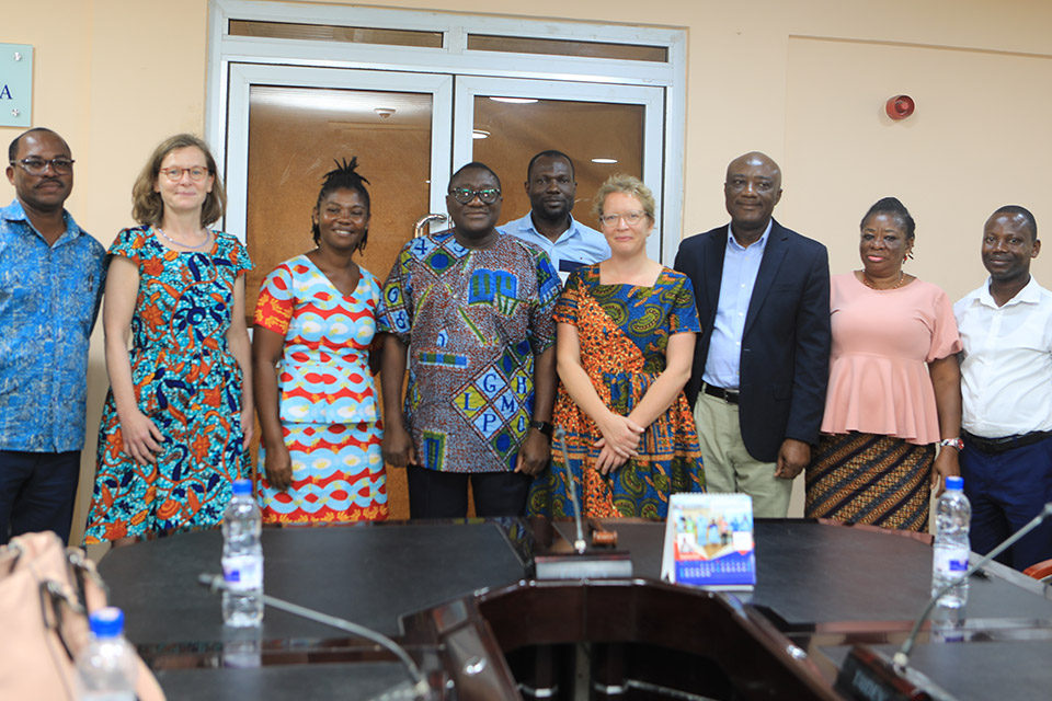 The Vice-Chancellor (4th from left) in a pose with the delegation from EHB and CIP