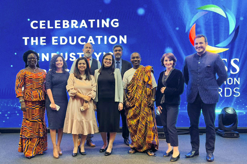 A group photograph after the presentation 