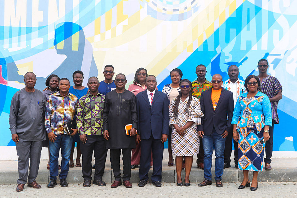  Invited guests and faculty members pose after the ceremony