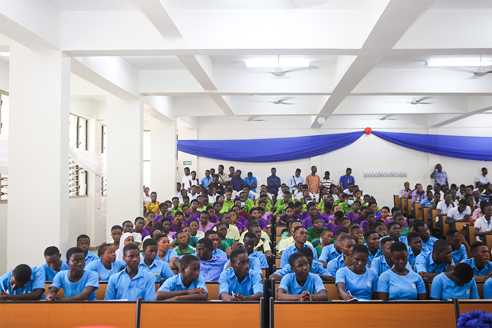  Invited guests and faculty members pose after the ceremony