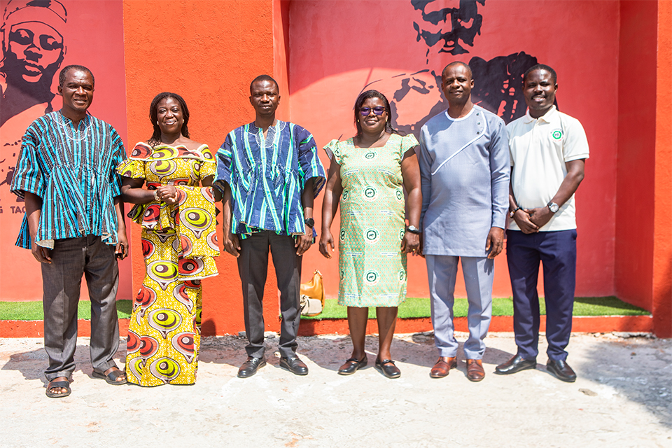 The delegation from UEW in a pose after the meeting