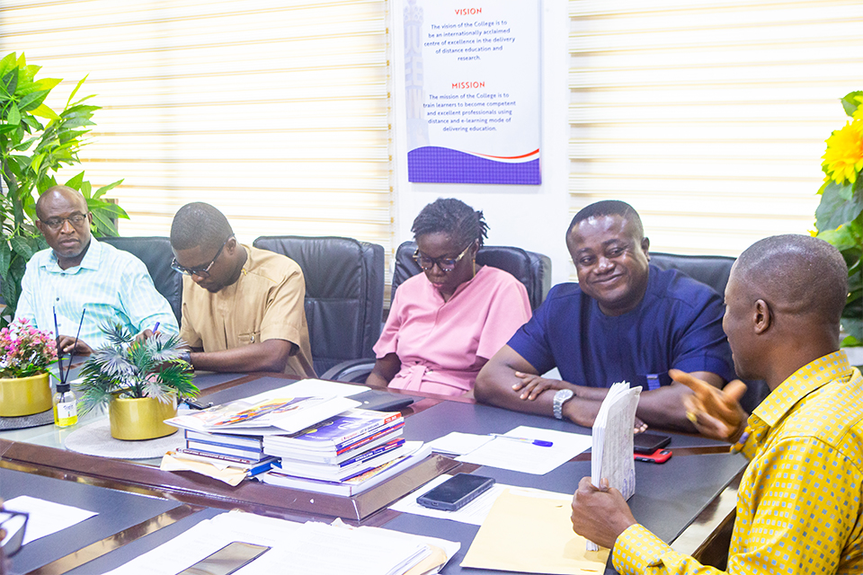 A representative group of the Interim President and the Alumni Reorganisation Committee