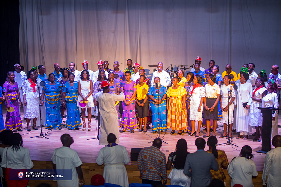 A group picture of all groups who performed at the carols service