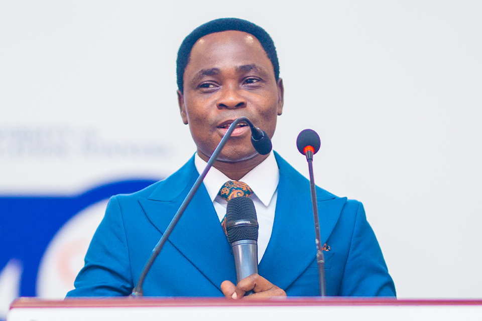 Pastor Dr. David Bindan 