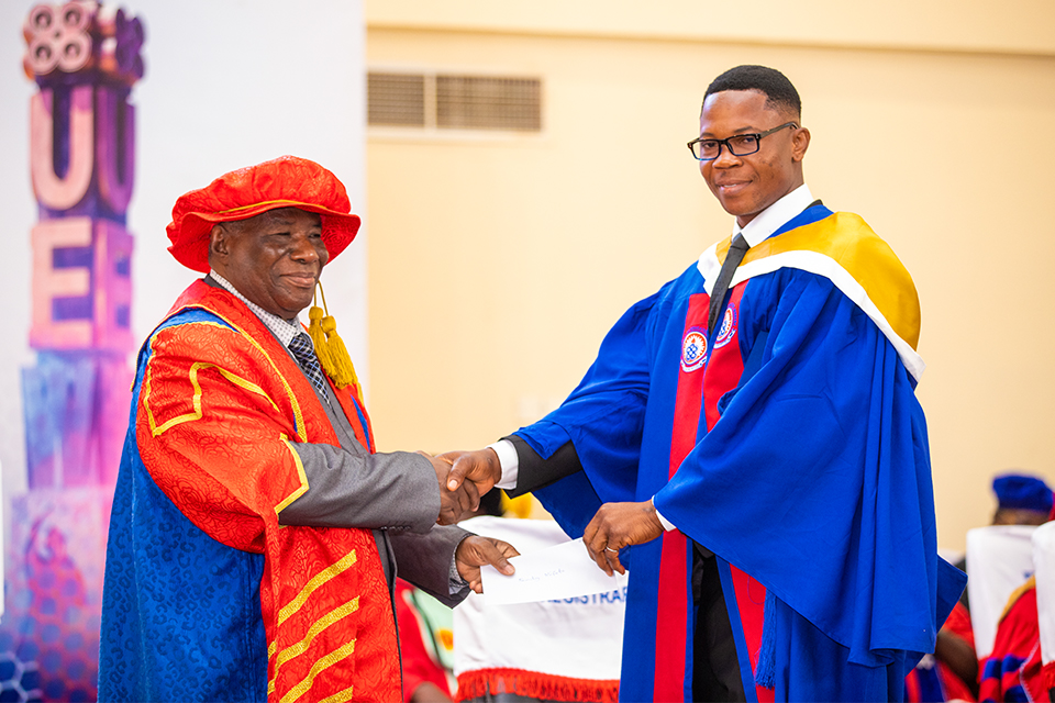 Mr. Mifetu Sunday (right) receiving his valedictory award from Neenyi Ghartey VII, sponsor of the award