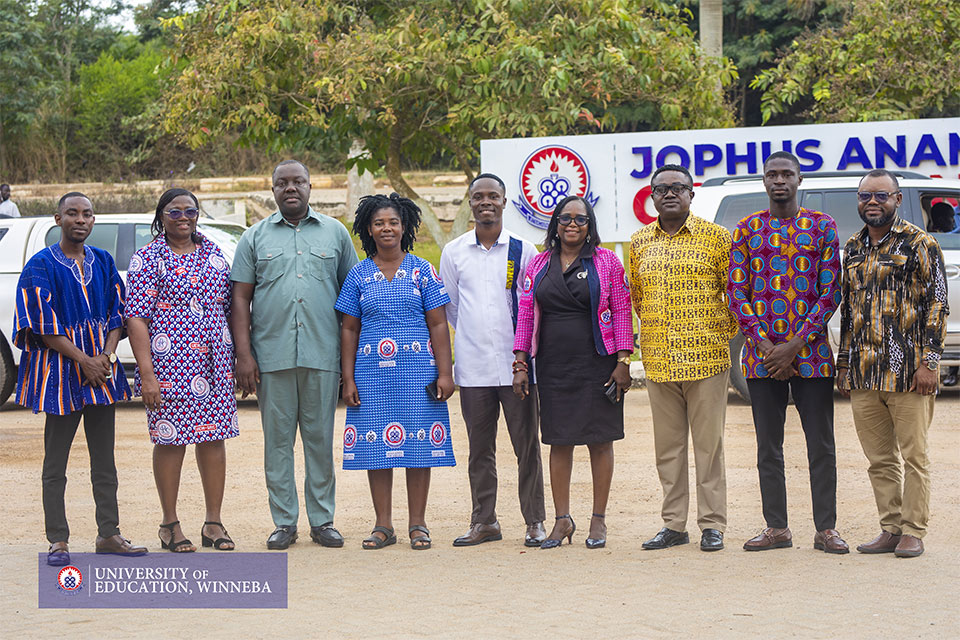 A group photo of faculty members 